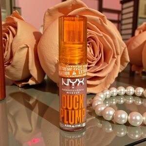 👄NYX👄Duck Plump Lip Gloss in Nude Swings/NIP